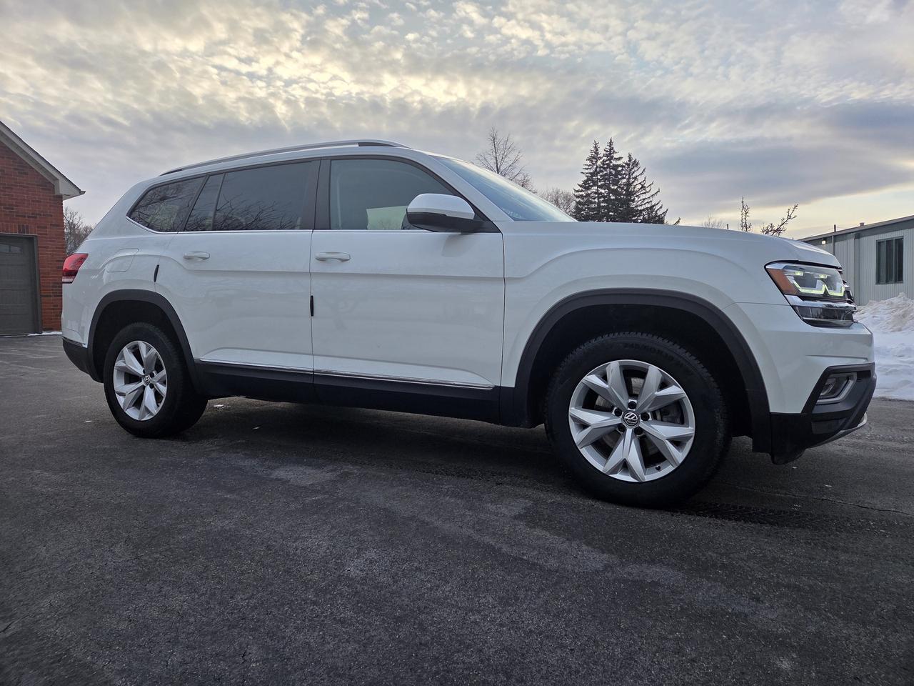 2019 Volkswagen Atlas Highline 3.6 FSI 4MOTION,7 Passenger, Must See! Photo