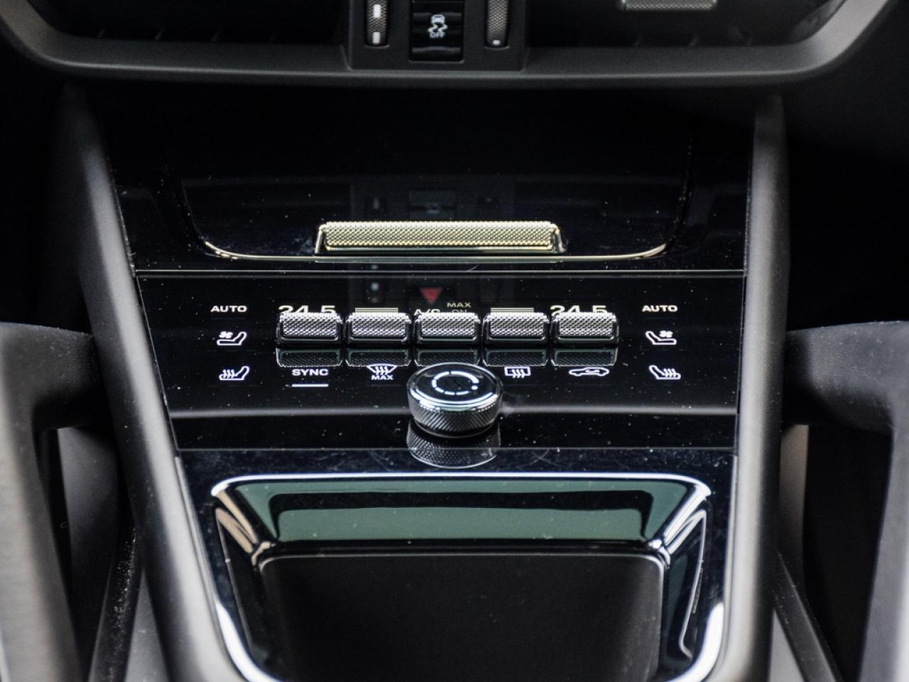 2024 Porsche Cayenne Base 4dr All-wheel Drive Photo