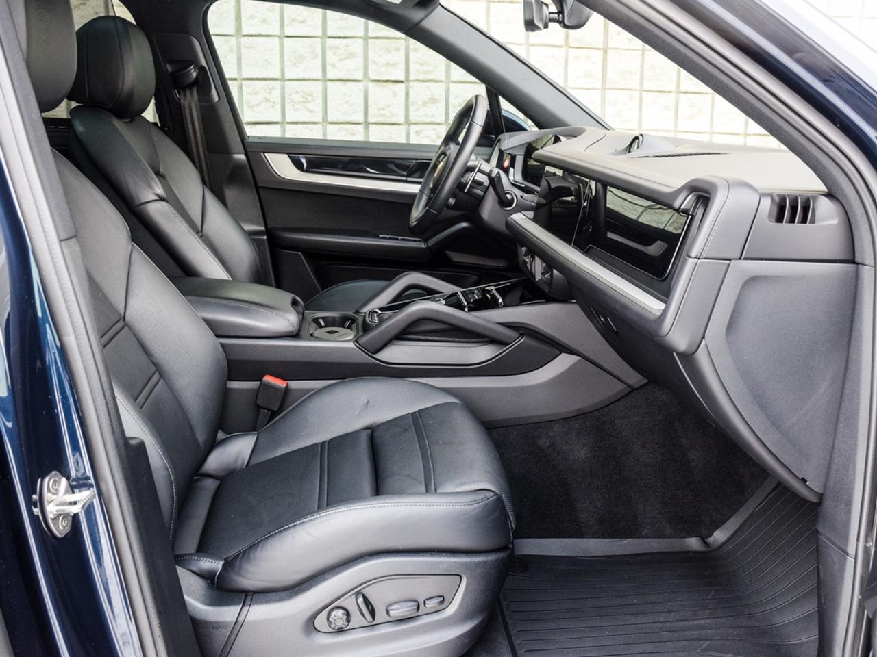 2024 Porsche Cayenne Base 4dr All-wheel Drive Photo