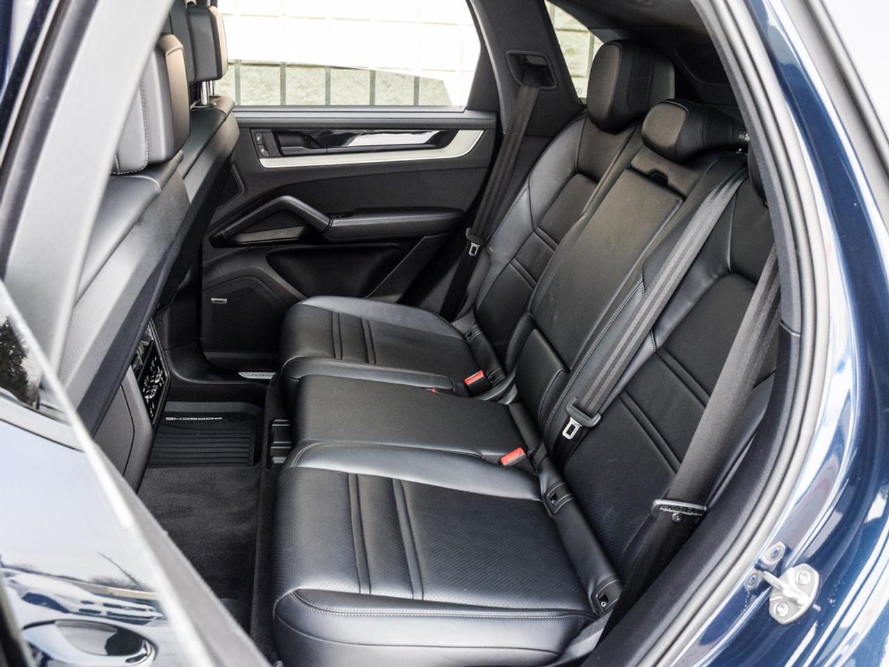 2024 Porsche Cayenne Base 4dr All-wheel Drive Photo