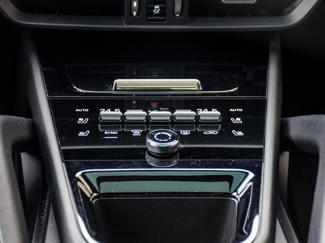 2024 Porsche Cayenne Base 4dr All-wheel Drive Photo