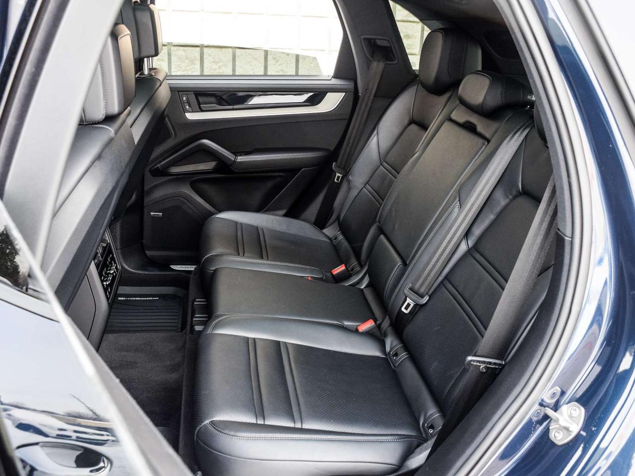2024 Porsche Cayenne Base 4dr All-wheel Drive Photo