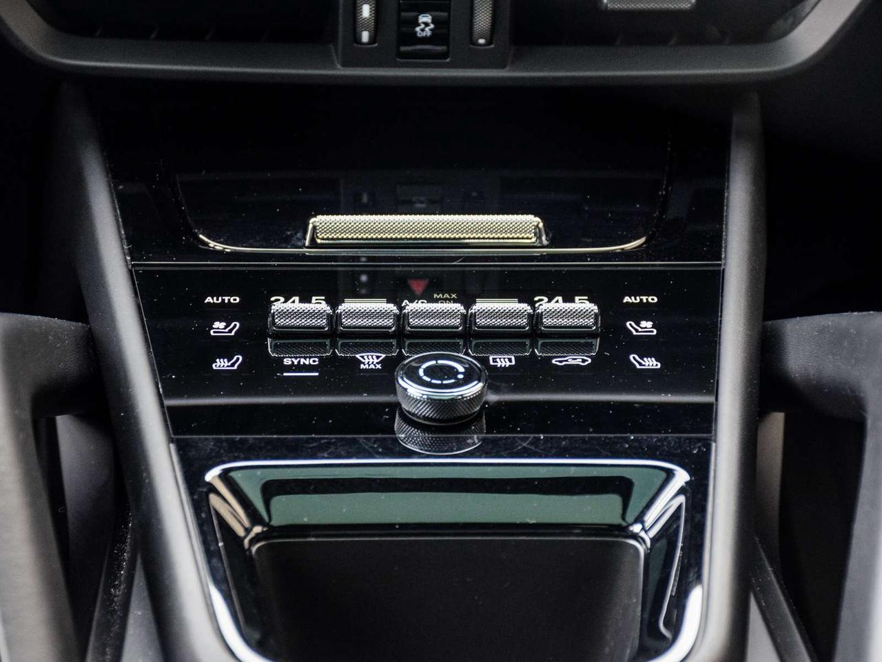 2024 Porsche Cayenne Base 4dr All-wheel Drive Photo