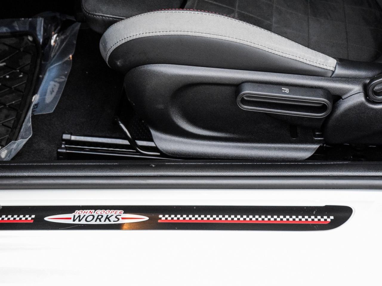 2023 MINI 3 Door  Photo