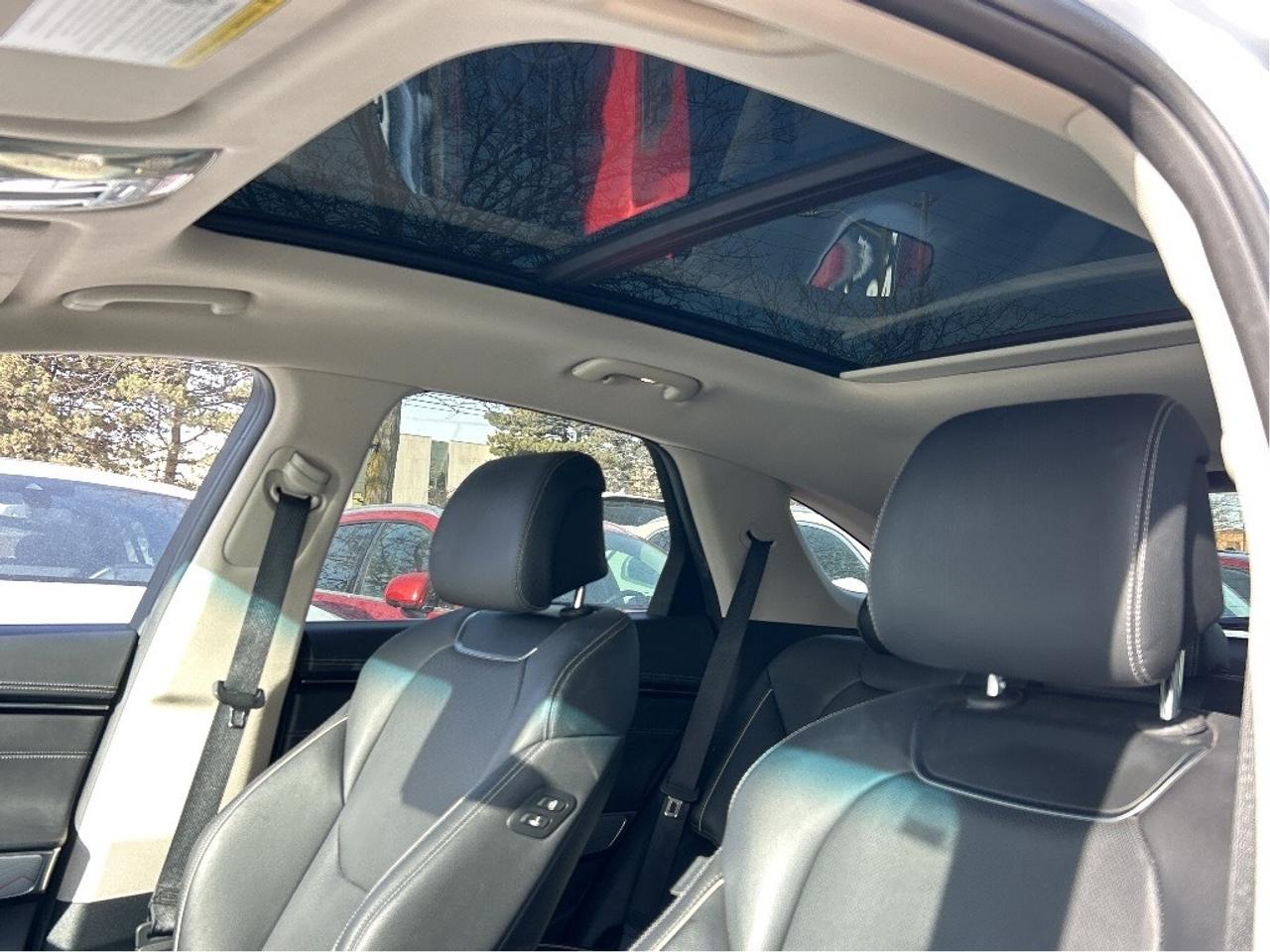 2025 Genesis GV70 2.5T ADVANCED, NEW TIRES, SNOW TIRES, PANO, NAVI Photo2