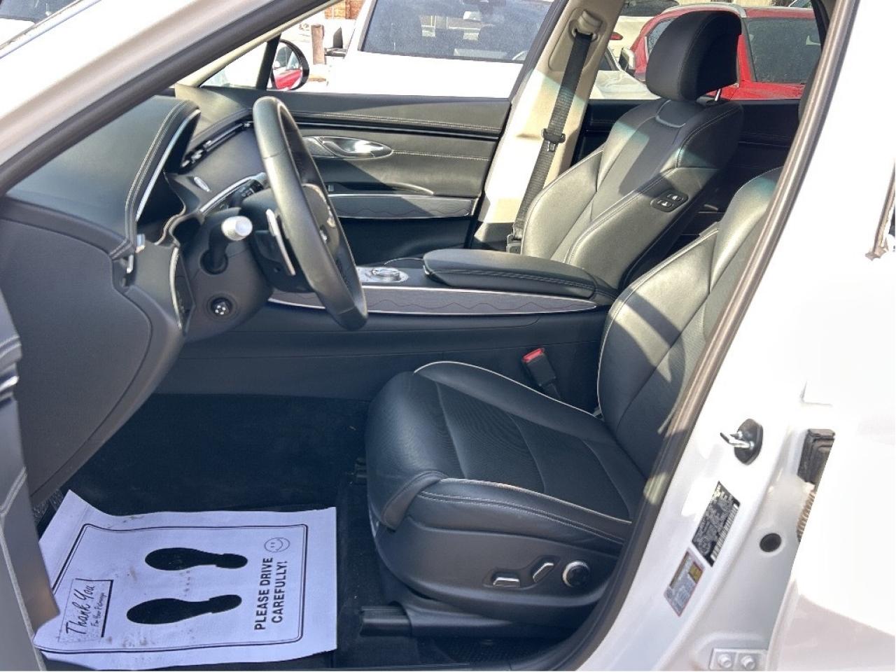 2025 Genesis GV70 2.5T ADVANCED, NEW TIRES, SNOW TIRES, PANO, NAVI Photo