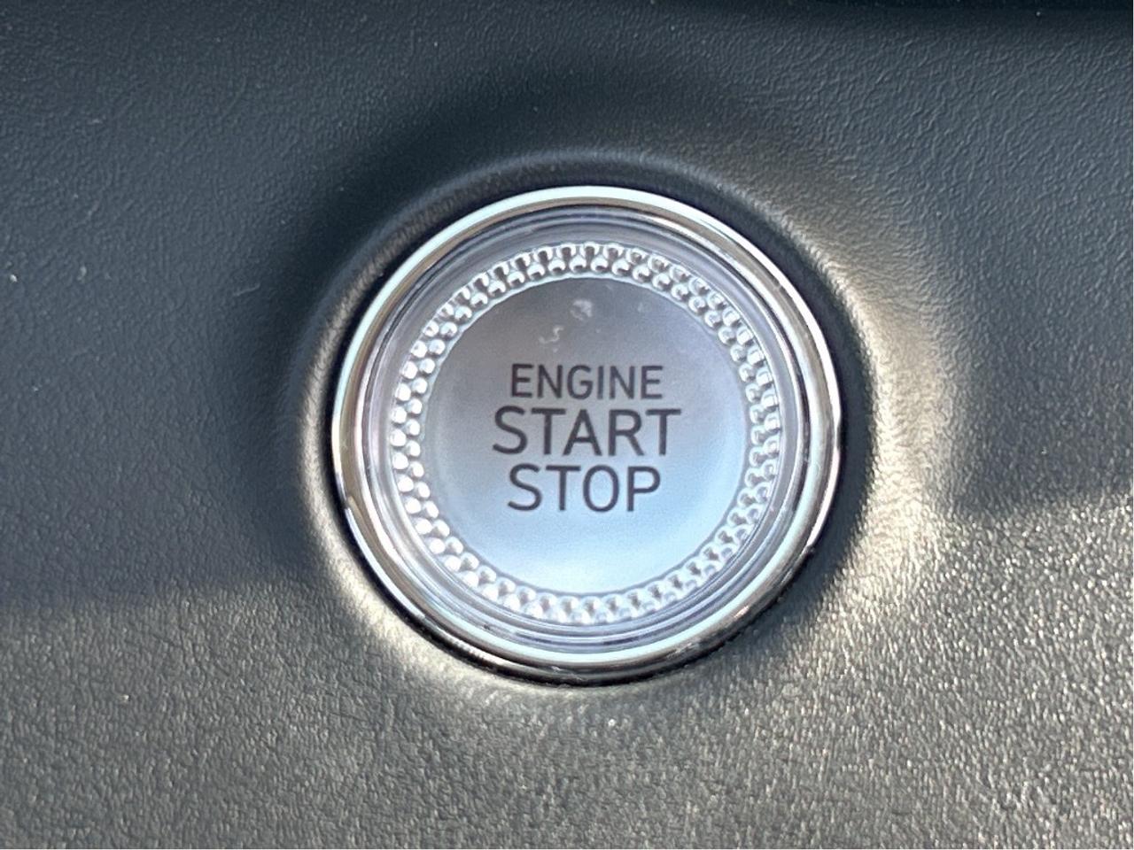 2025 Genesis GV70 2.5T ADVANCED, NEW TIRES, SNOW TIRES, PANO, NAVI Photo