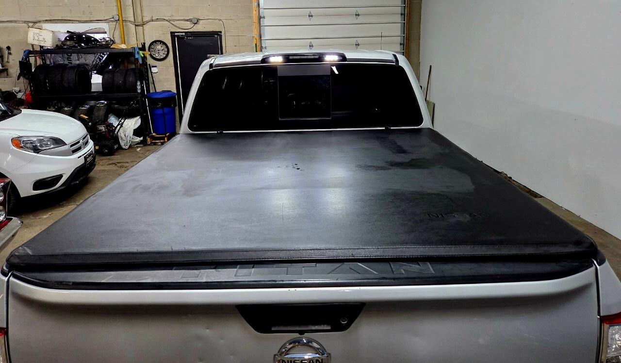 2017 Nissan Titan 4WD Crew Cab SV Clean CarFax/SV Premium/4x4/Blueto Photo