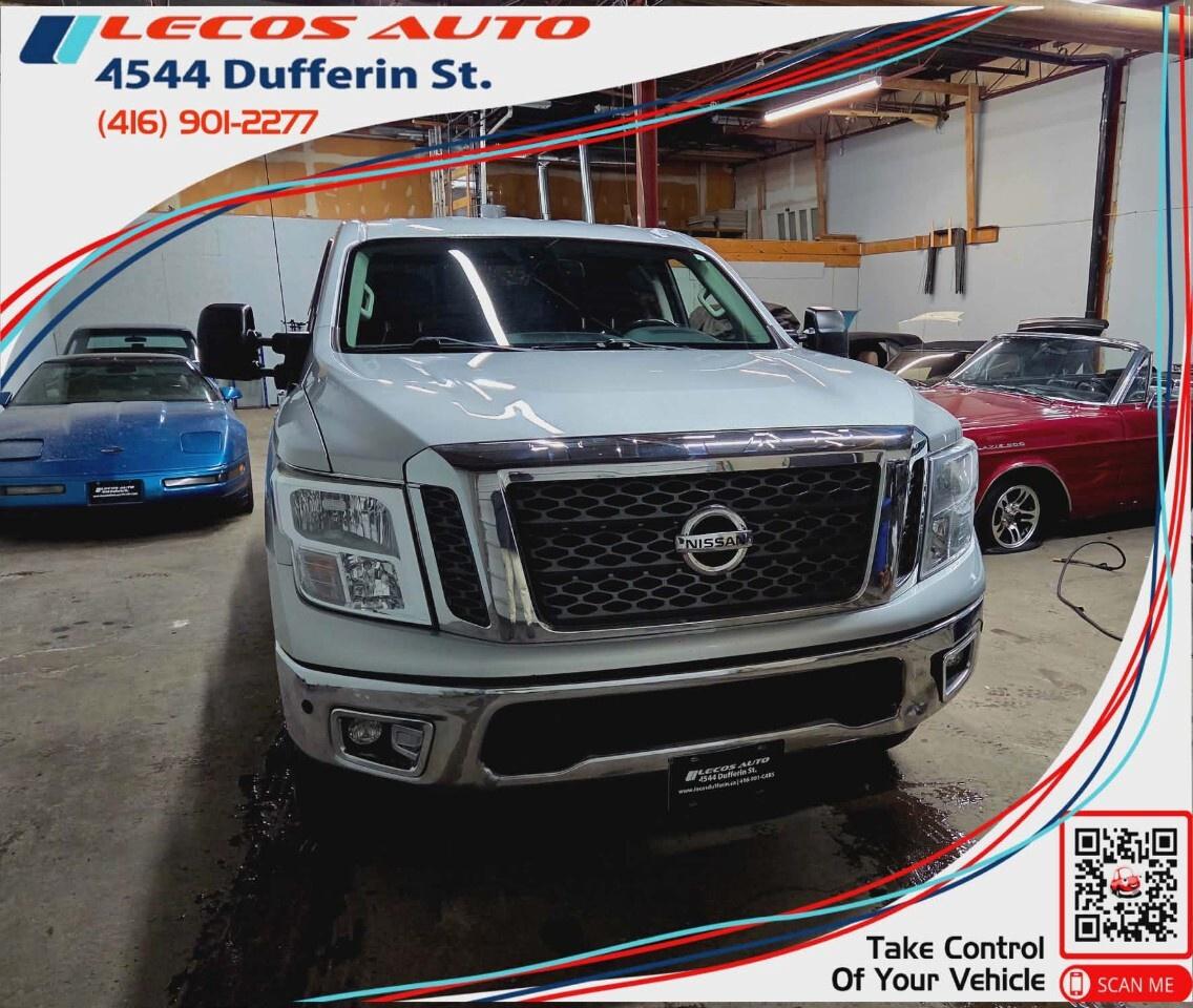 2017 Nissan Titan 4WD Crew Cab SV Clean CarFax/SV Premium/4x4/Blueto Photo0