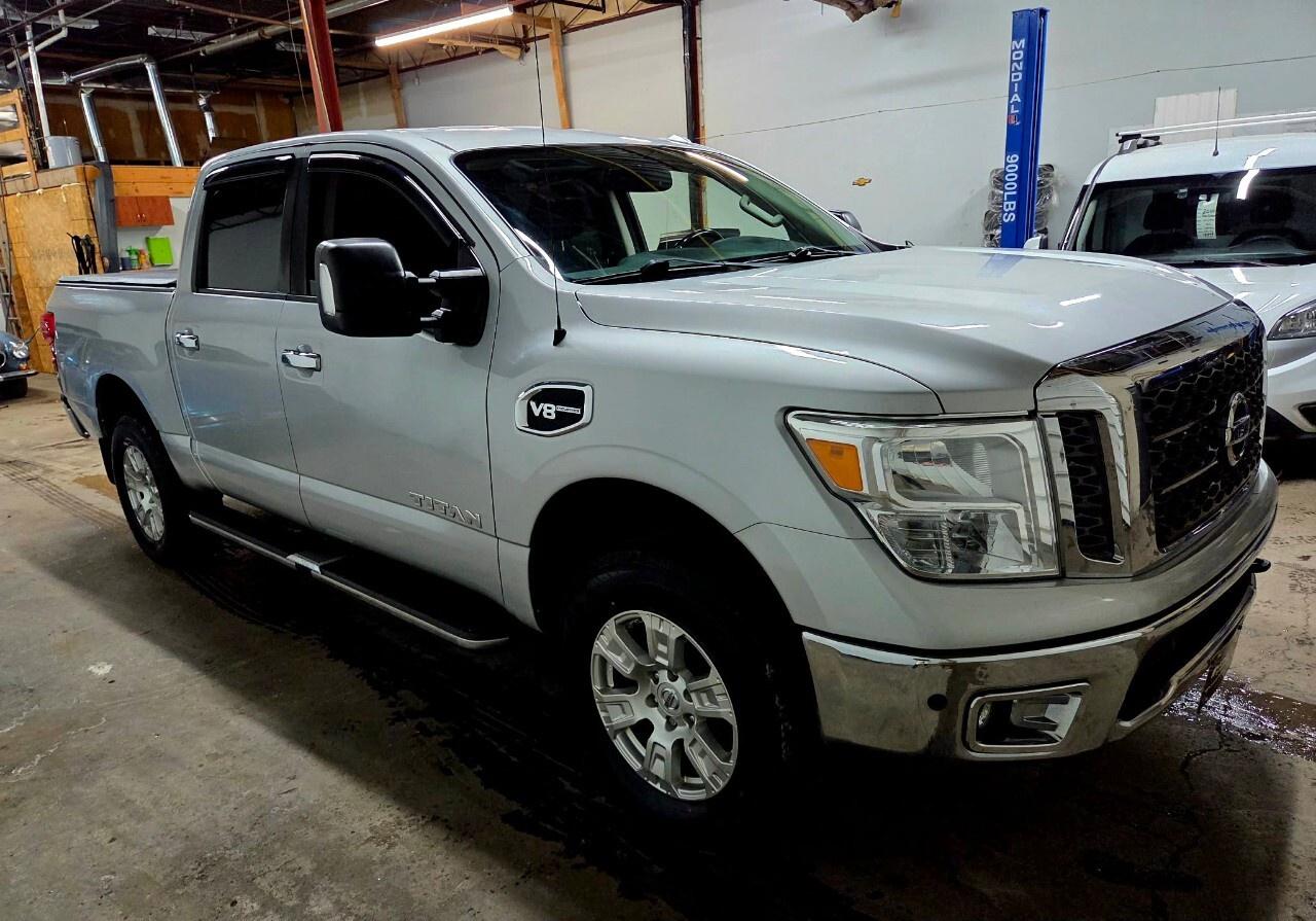 2017 Nissan Titan 4WD Crew Cab SV Clean CarFax/SV Premium/4x4/Blueto Photo