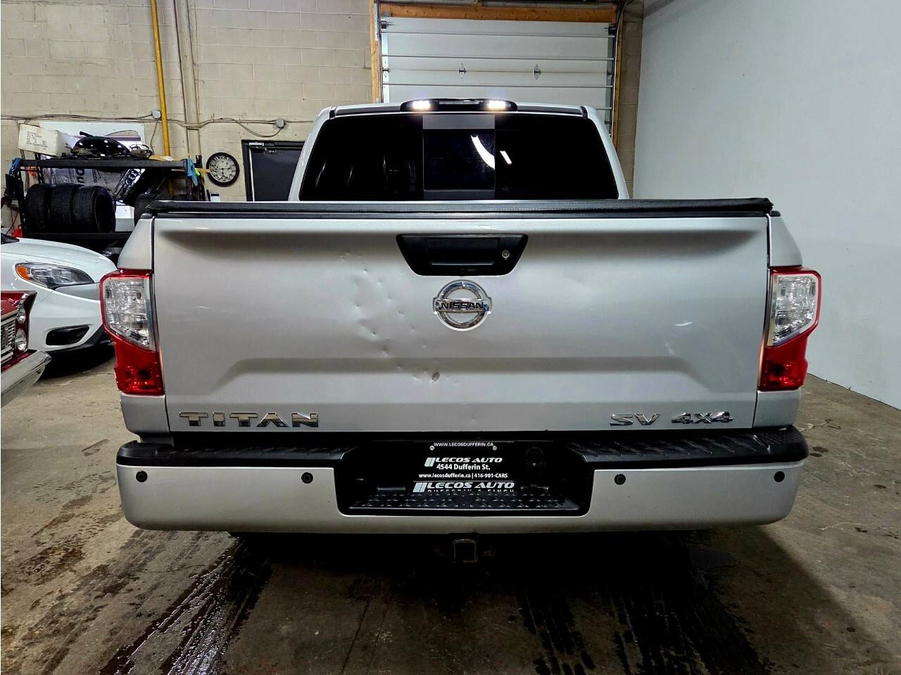 2017 Nissan Titan 4WD Crew Cab SV Clean CarFax/SV Premium/4x4/Blueto Photo
