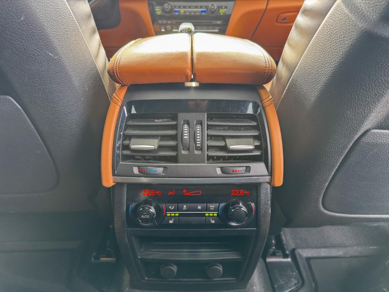 2017 BMW X6 Individual / Alcantara / Night vision / M package / 360 camera / Cooled seats / Harmon Kardon Photo