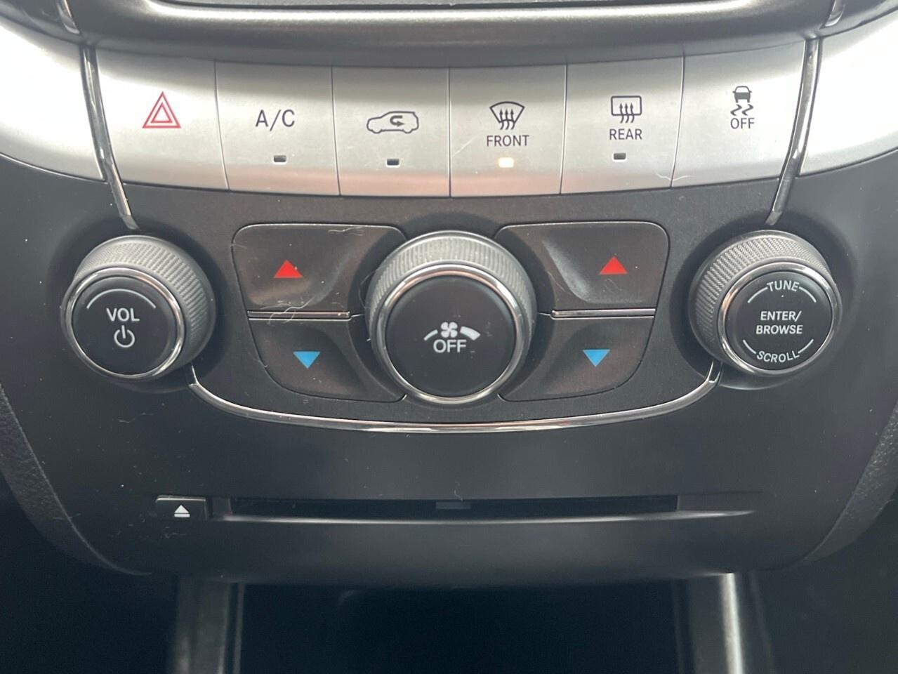 2016 Dodge Journey FWD 4dr Canada Value Pkg Push start/Air conditioni Photo