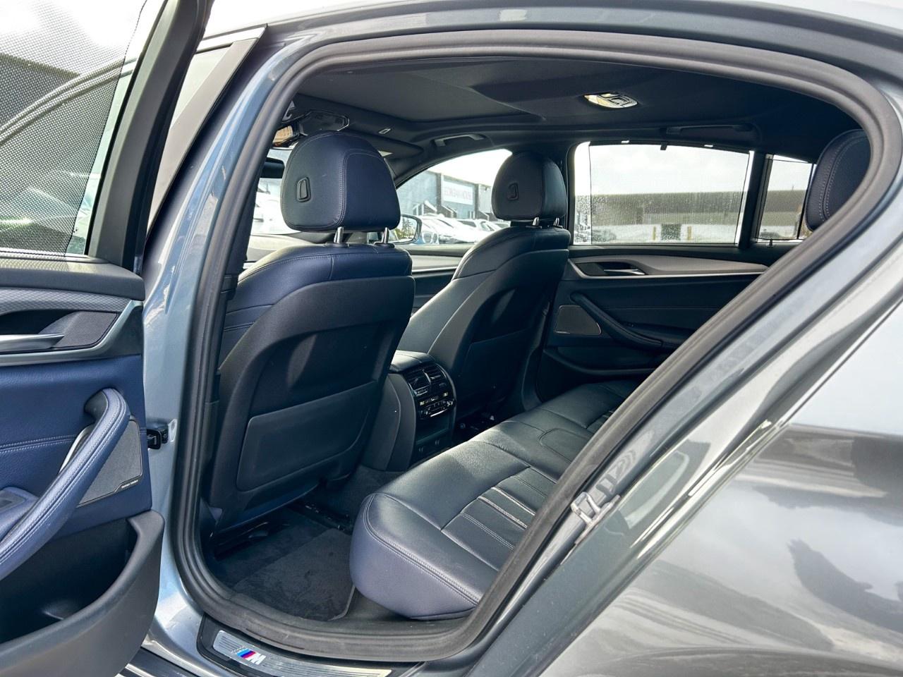 2018 BMW 5 Series Self driving / Adaptive cruise / Blind spot / Harmon Kardon / Soft close doors Photo