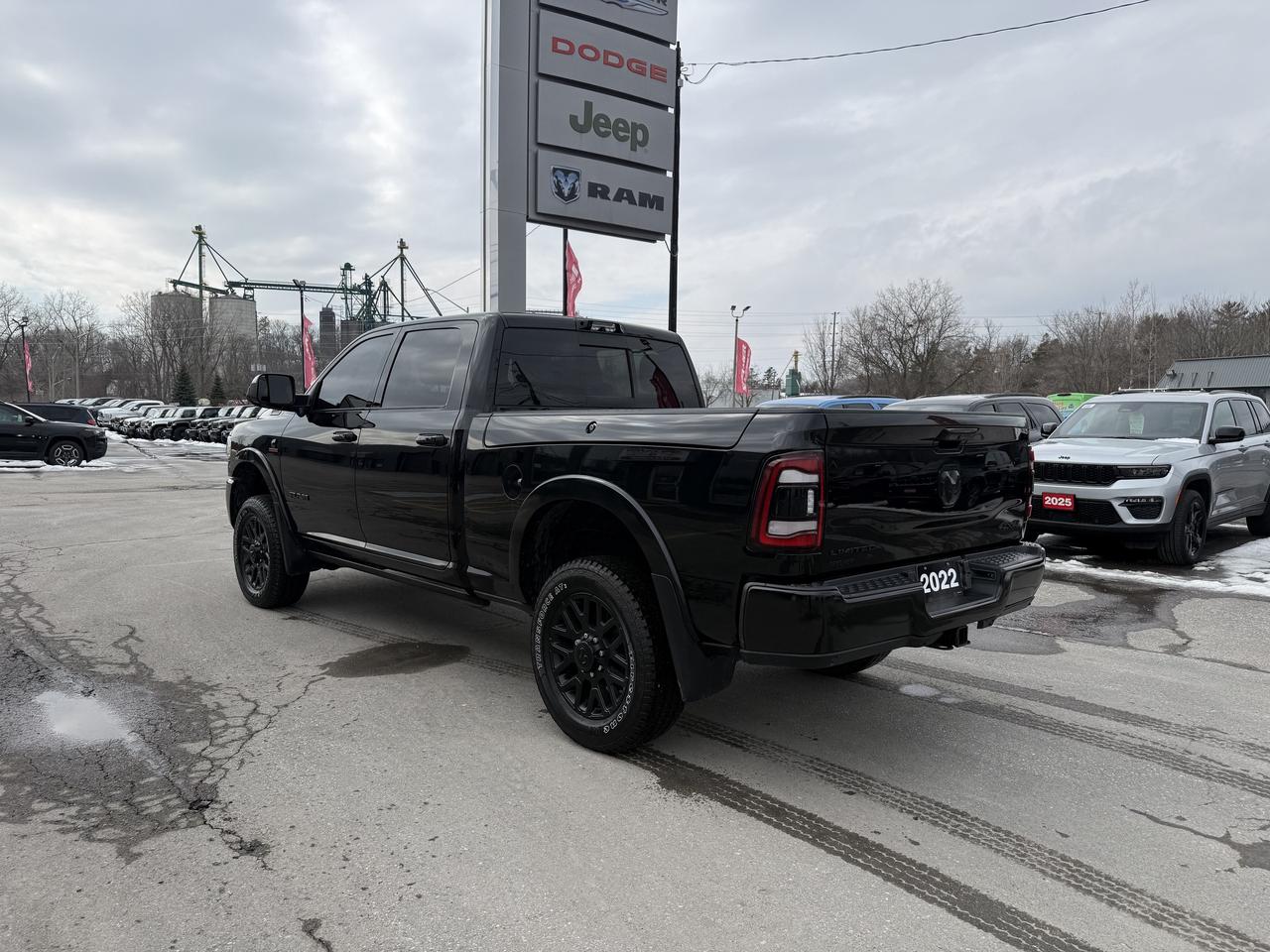 2022 RAM 2500 LIMITED 4x4 Crew- RAMBOX - New Tires - CUMMINS Photo3