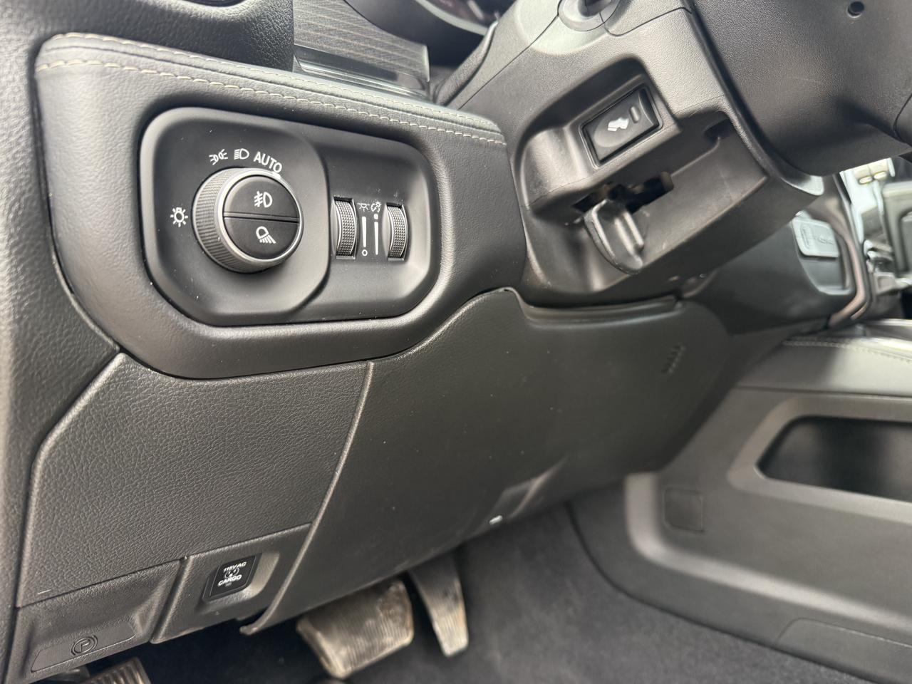 2022 RAM 2500 LIMITED 4x4 Crew- RAMBOX - New Tires - CUMMINS Photo