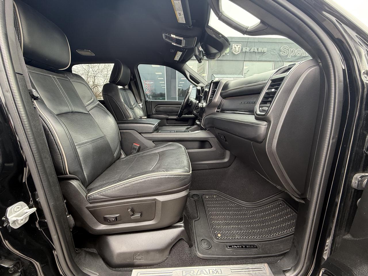 2022 RAM 2500 LIMITED 4x4 Crew- RAMBOX - New Tires - CUMMINS Photo