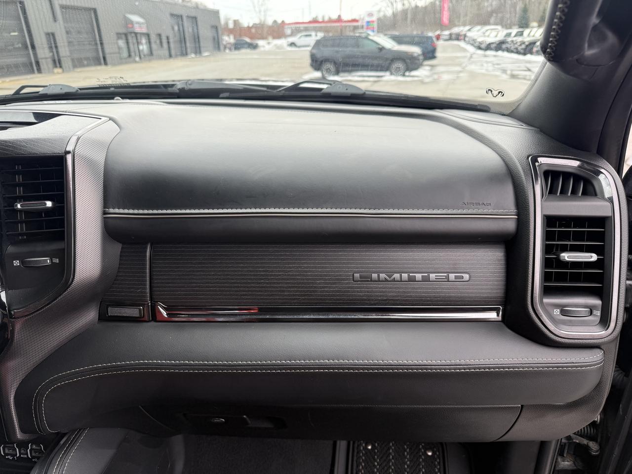 2022 RAM 2500 LIMITED 4x4 Crew- RAMBOX - New Tires - CUMMINS Photo