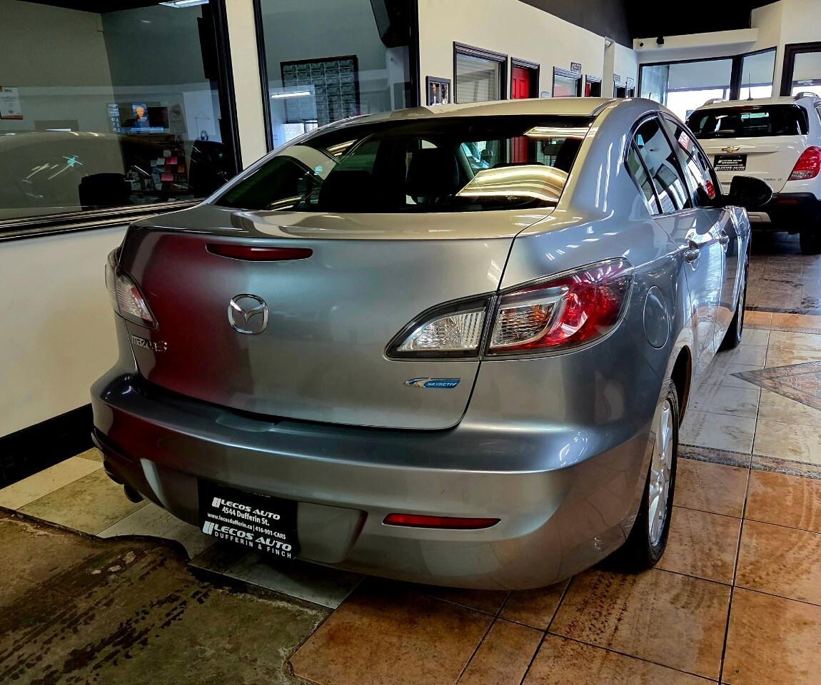 2013 Mazda MAZDA3 4dr Sdn Auto GS-SKY Clean CarFax/Bluetooth/Heated Photo