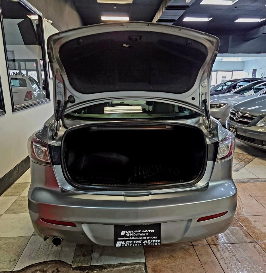 2013 Mazda MAZDA3 4dr Sdn Auto GS-SKY Clean CarFax/Bluetooth/Heated Photo