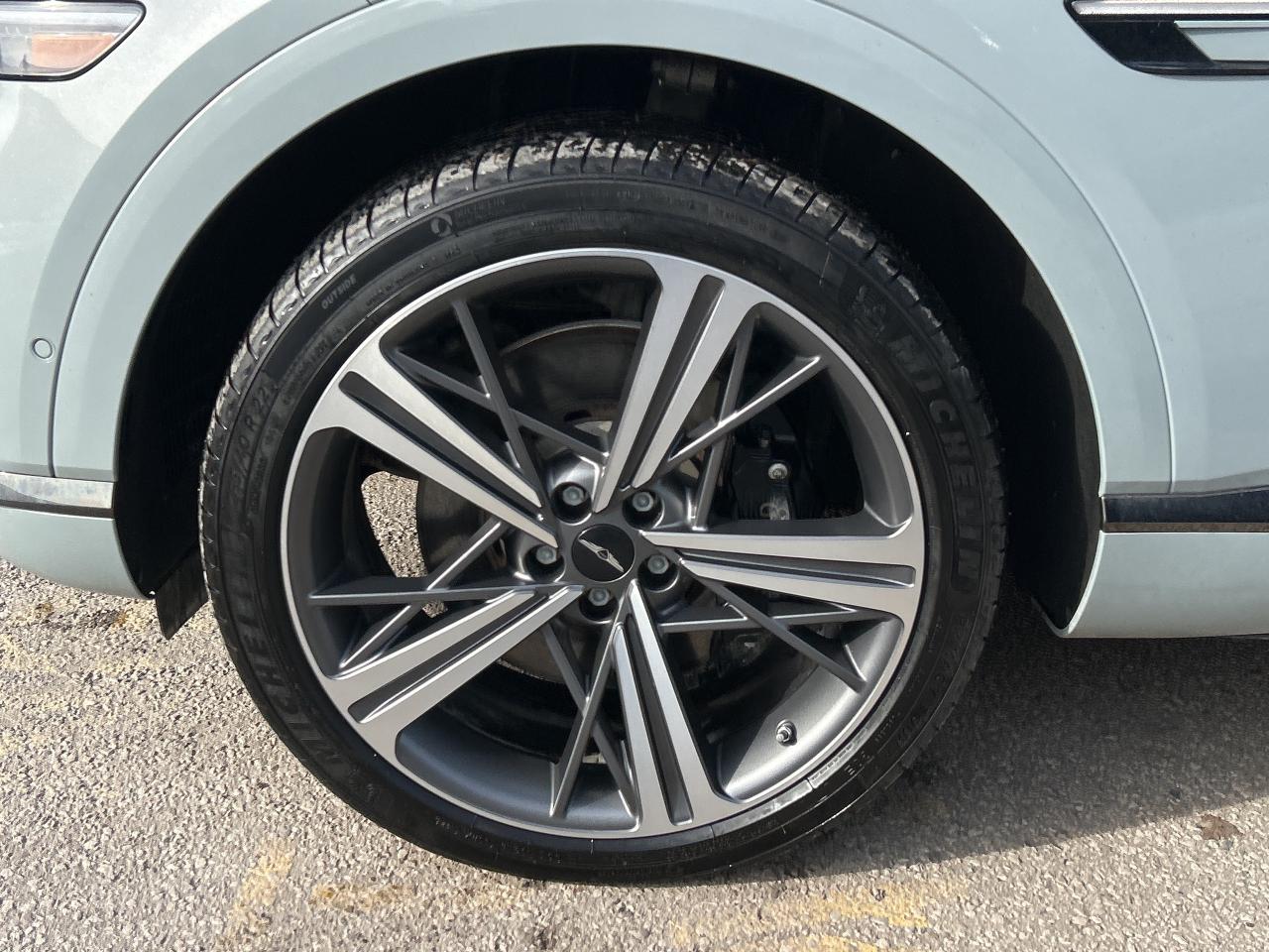 2025 Genesis GV80 Coupe 3.5T E-SUPERCHARGED,TWO SETS OF RIMS & TIRES Photo