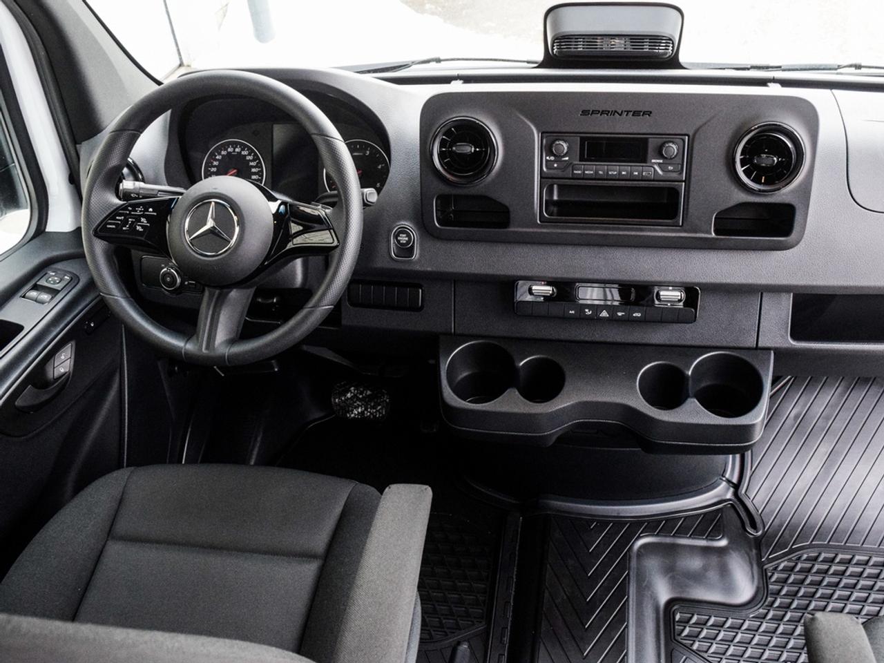 2025 Mercedes-Benz Sprinter 2500  Photo