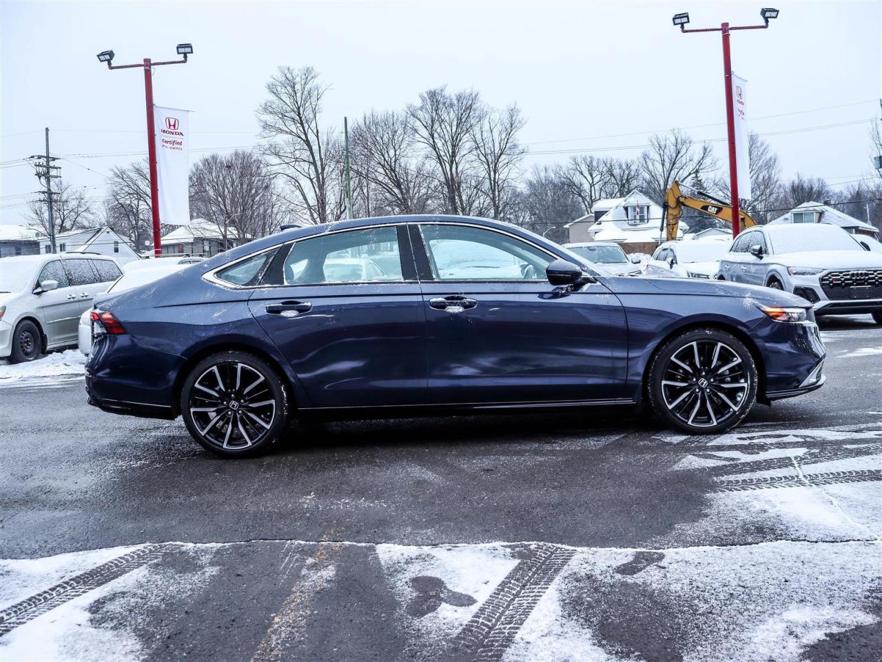 2025 Honda Accord Hybrid Touring HYBRID LEATHER NAVI SUNROOF Photo2