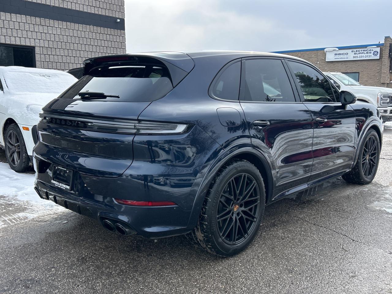 2025 Porsche Cayenne GTS, SPORT CHRONO,PREM PLUS,PASSENGER DISPLAY,HUD Photo