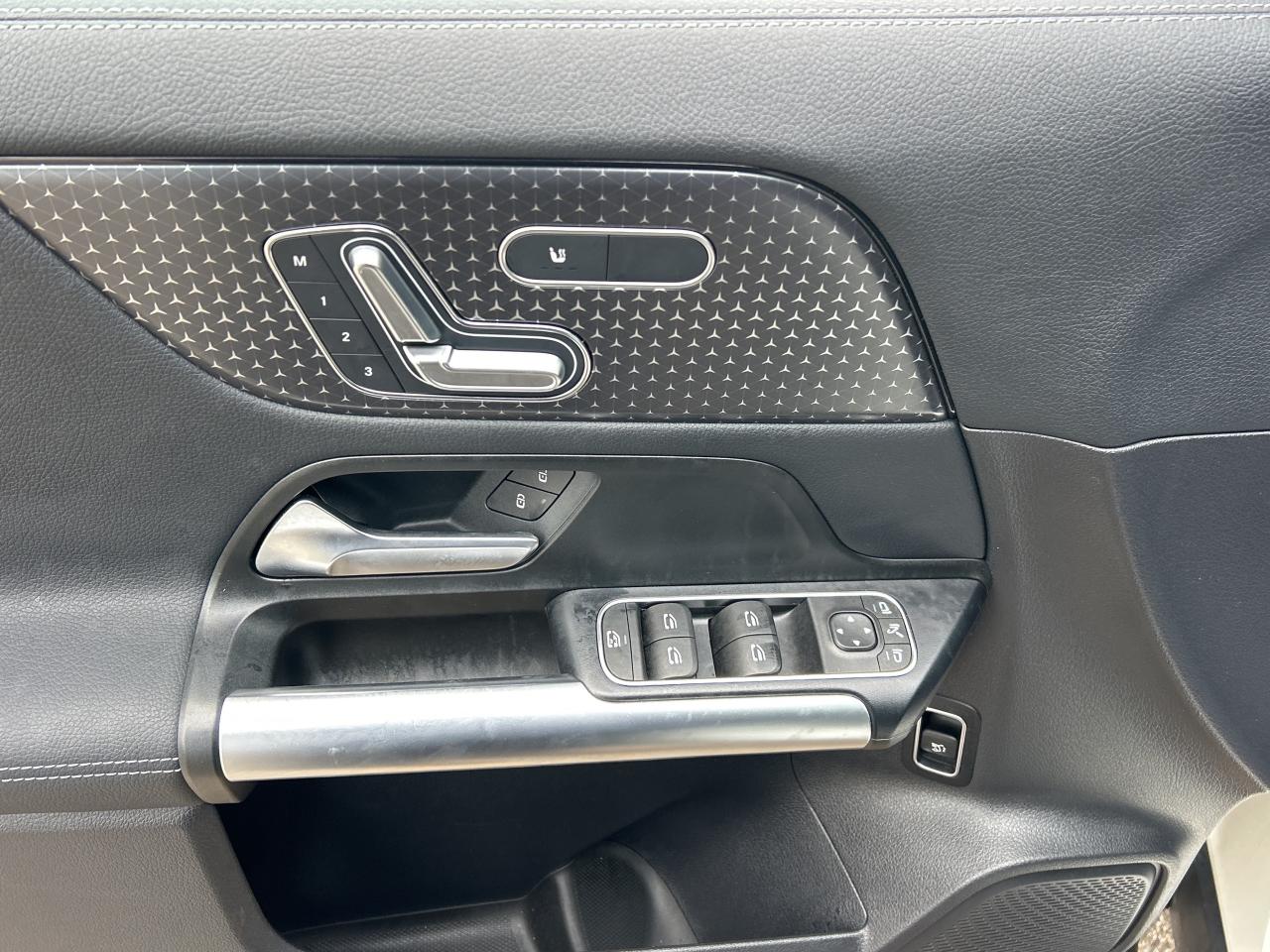 2026 Mercedes-Benz GLA GLA 250, APPLE CARPLAY/ANDROID AUTO, PANOROOF Photo