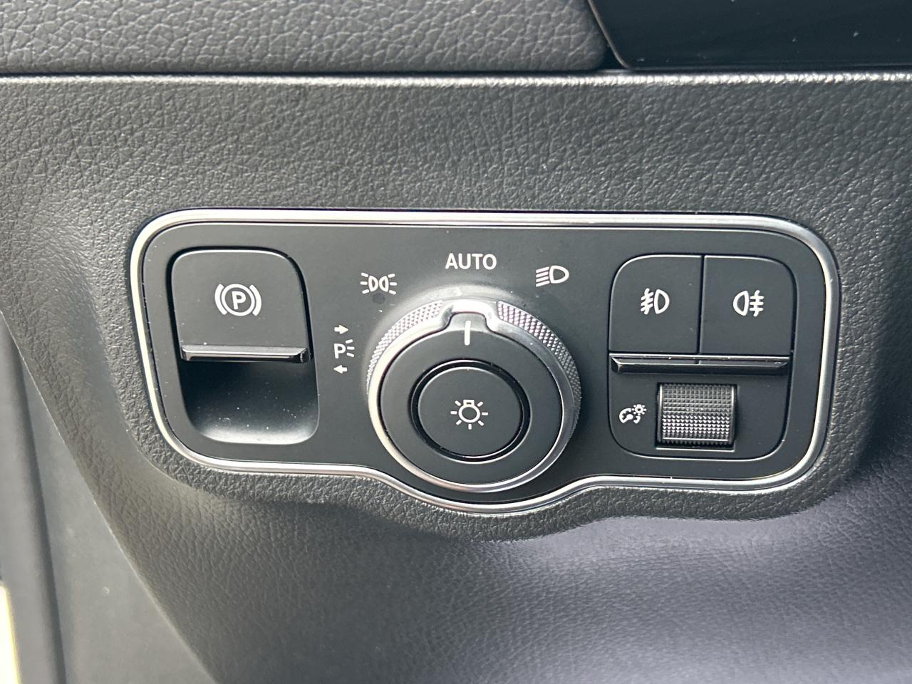 2026 Mercedes-Benz GLA GLA 250, APPLE CARPLAY/ANDROID AUTO, PANOROOF Photo