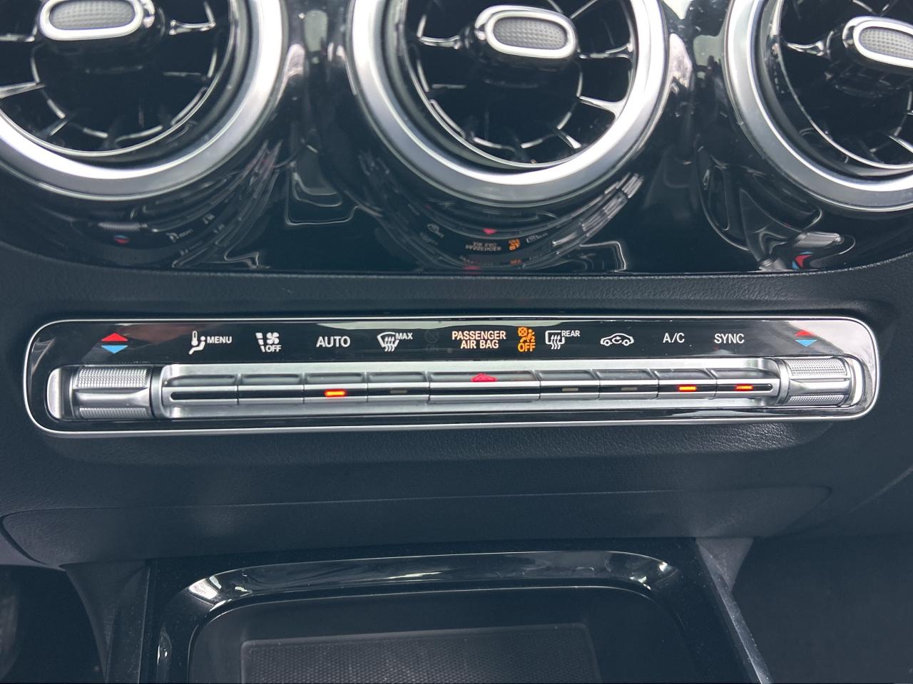 2026 Mercedes-Benz GLA GLA 250, APPLE CARPLAY/ANDROID AUTO, PANOROOF Photo