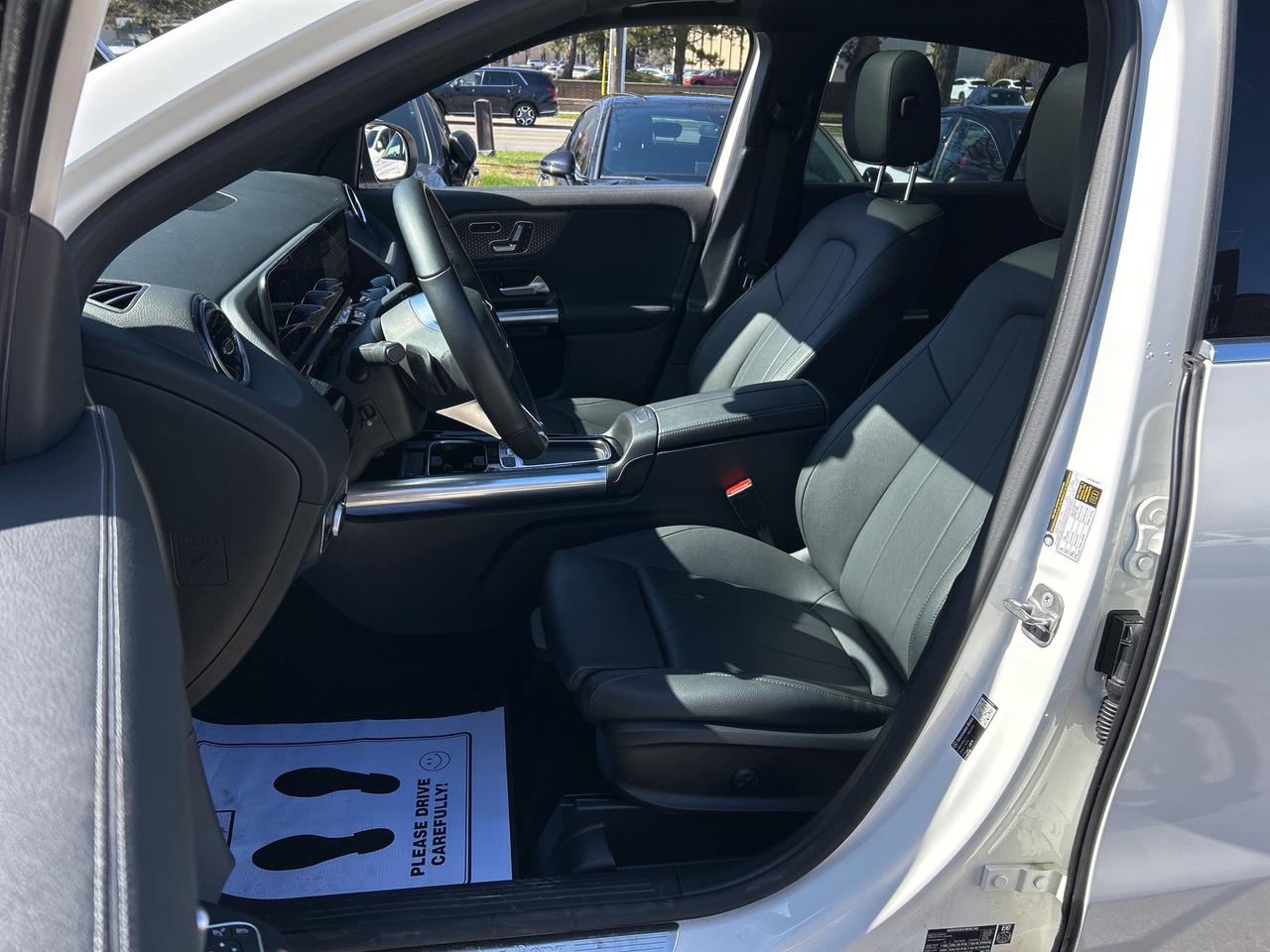 2026 Mercedes-Benz GLA 4MATIC, PANOROOF,NAVI,APPLE CARPLAY, ANDROID AUTO Photo