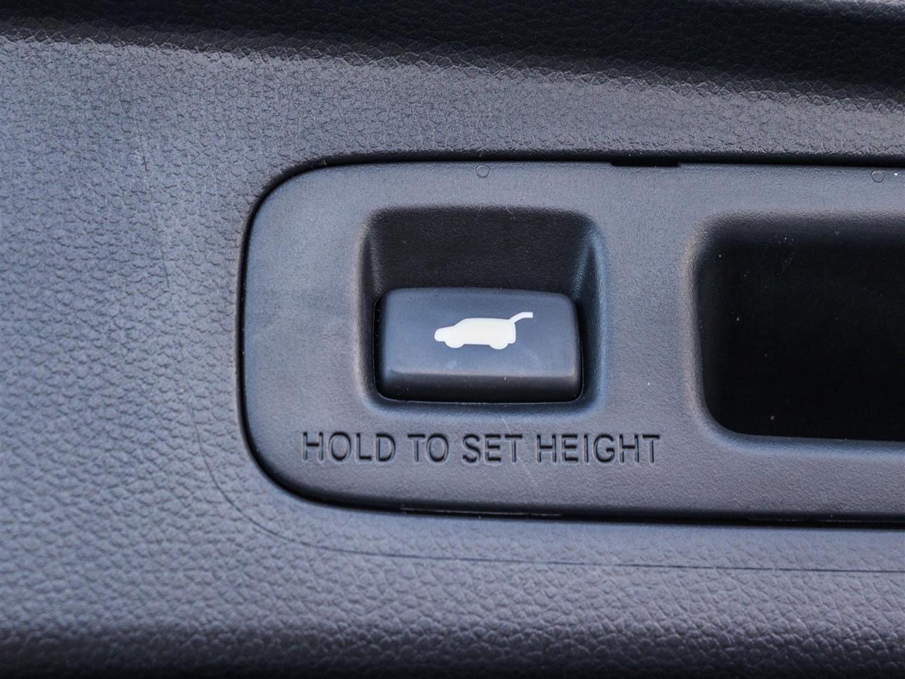 2024 Honda CR-V Hybrid Touring LEATHER NAVI SUNROOF Photo