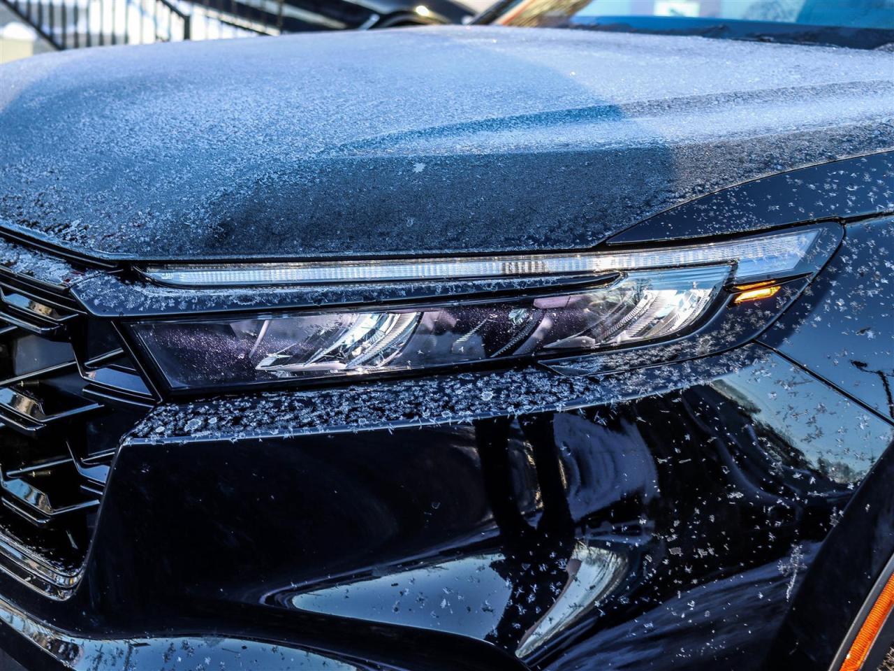 2024 Honda CR-V Hybrid Touring LEATHER NAVI SUNROOF Photo