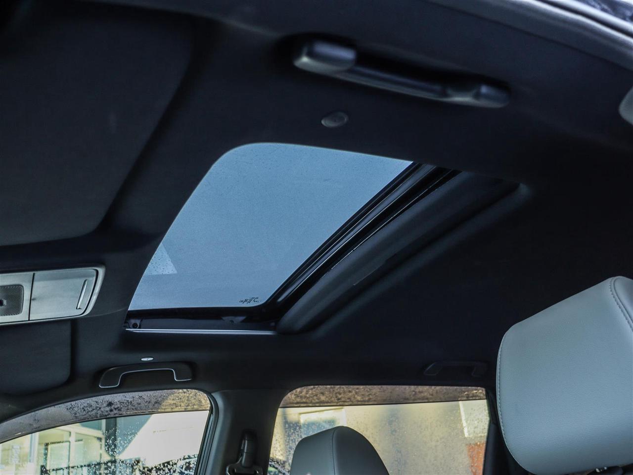 2024 Honda CR-V Hybrid Touring LEATHER NAVI SUNROOF Photo