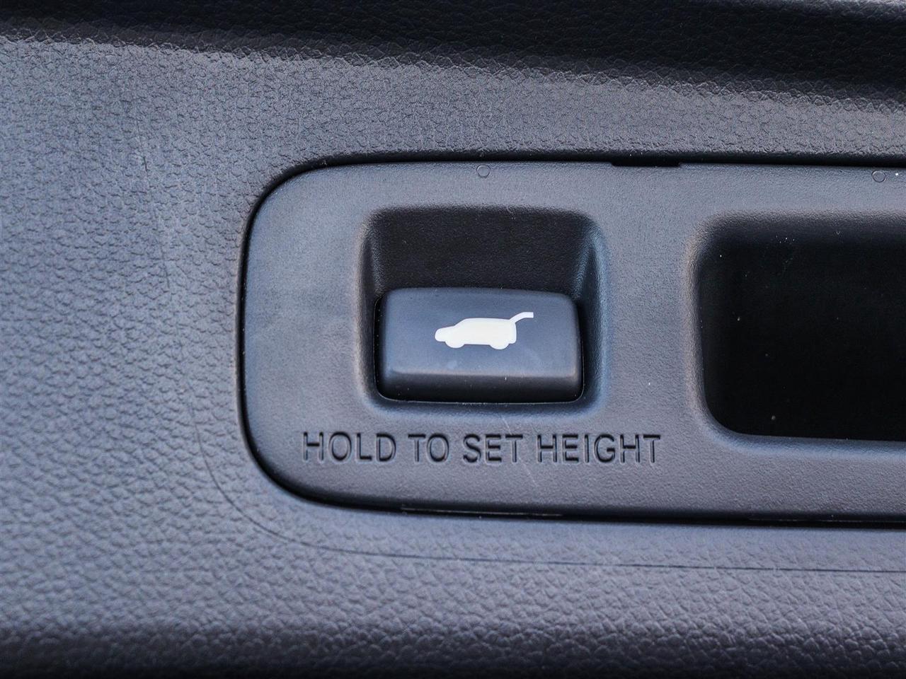 2024 Honda CR-V Hybrid Touring LEATHER NAVI SUNROOF Photo