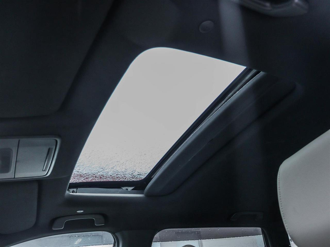 2024 Honda CR-V Hybrid Touring LEATHER NAVI SUNROOF Photo