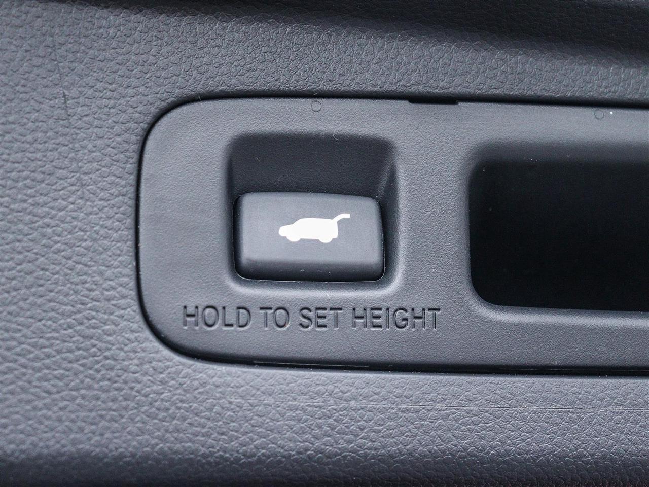 2024 Honda CR-V Hybrid Touring LEATHER NAVI SUNROOF Photo