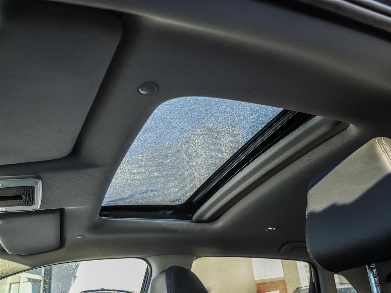 2024 Honda HR-V EX-L AWD SUNROOF LEATHER Photo