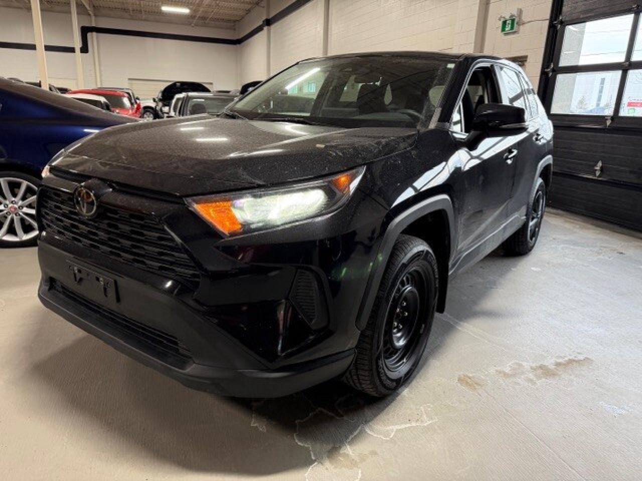 2022 Toyota RAV4 LE FWD CLEAN CARFAX CERTIFIED Back Up Camera Photo