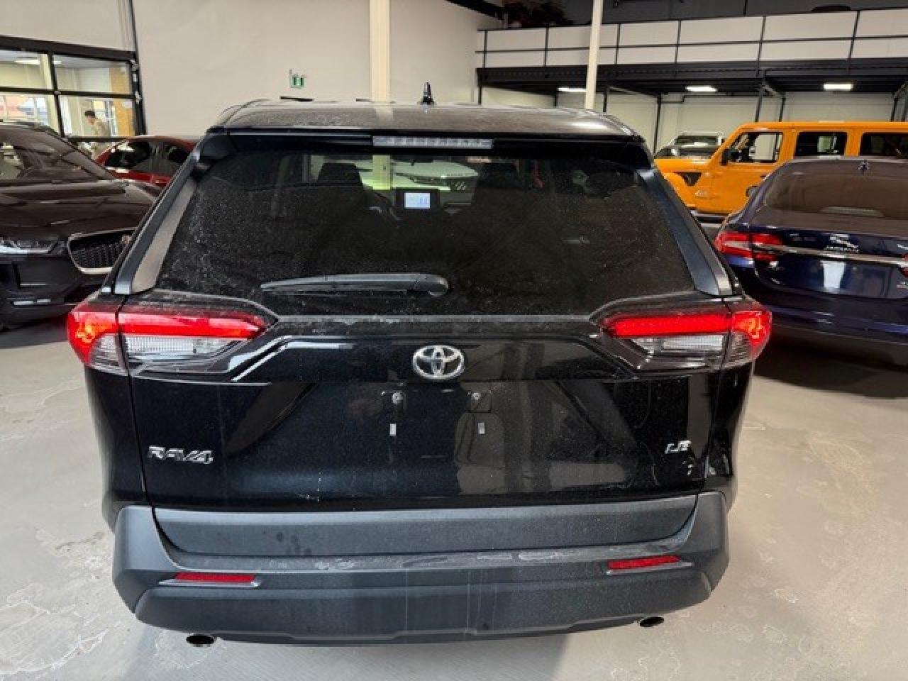 2022 Toyota RAV4 LE FWD CLEAN CARFAX CERTIFIED Back Up Camera Photo