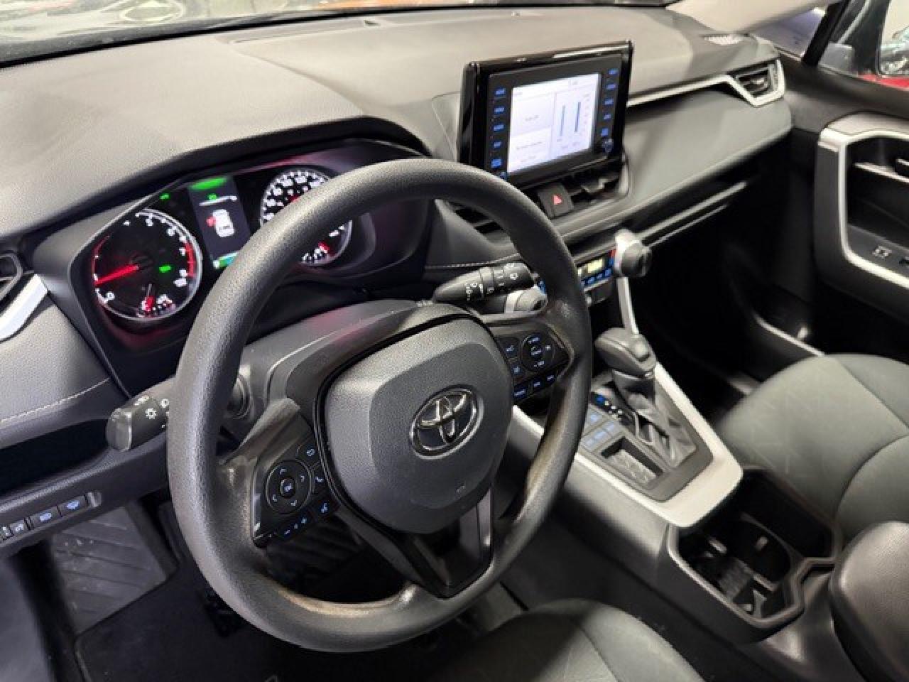 2022 Toyota RAV4 LE FWD CLEAN CARFAX CERTIFIED Back Up Camera Photo