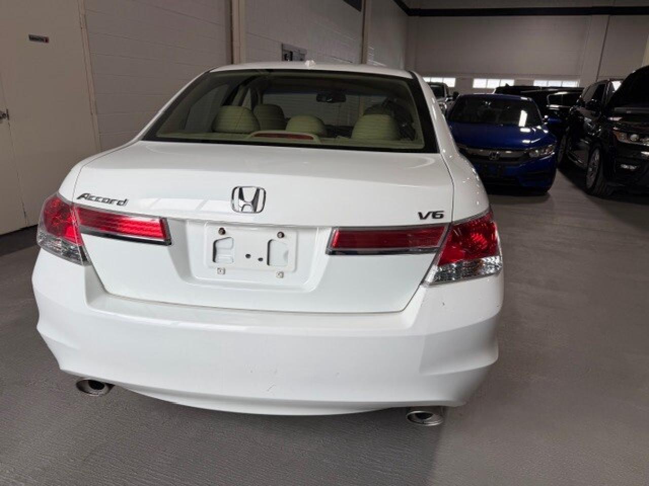 2011 Honda Accord Sedan Sedan V6 Auto EX-L Only 107,000 KM 1 Owner Photo