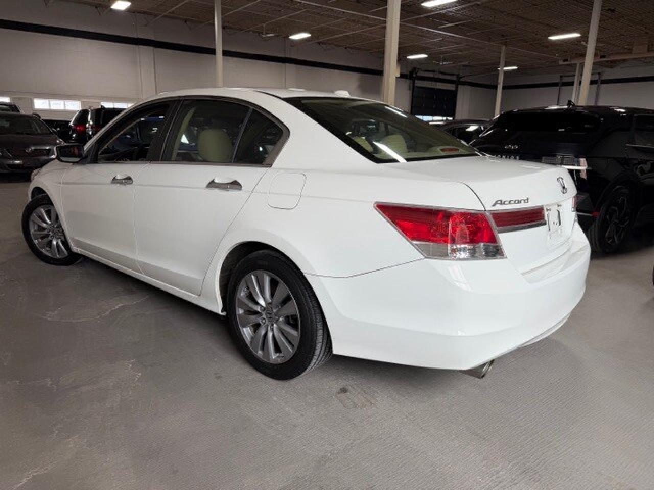 2011 Honda Accord Sedan Sedan V6 Auto EX-L Only 107,000 KM 1 Owner Photo
