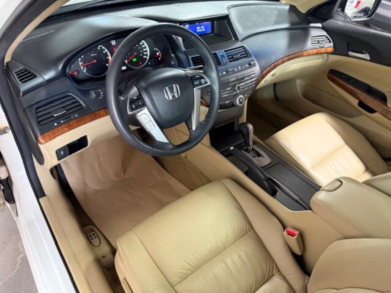 2011 Honda Accord Sedan Sedan V6 Auto EX-L Only 107,000 KM 1 Owner Photo