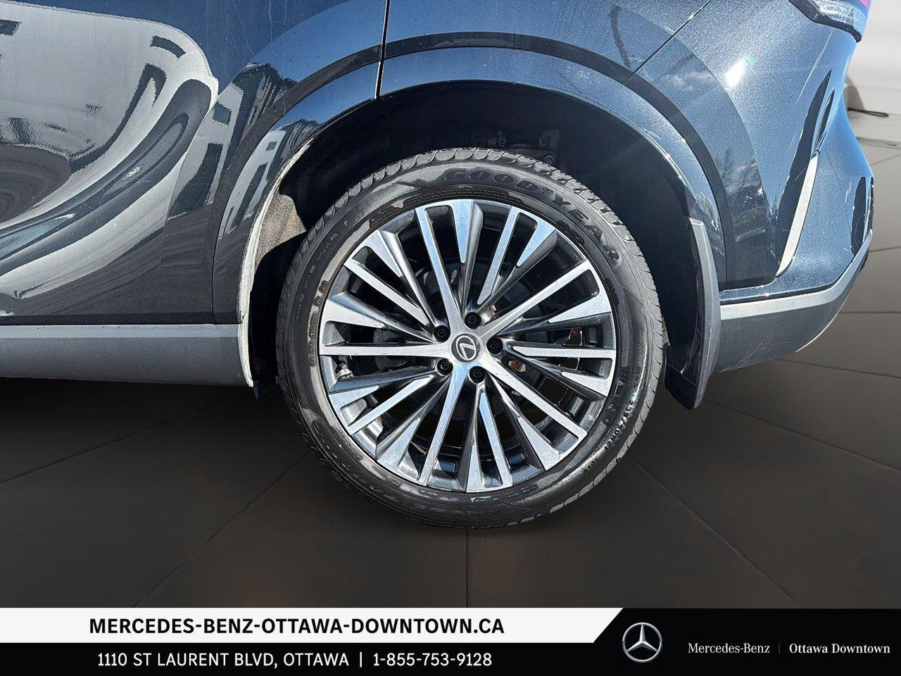 2023 Lexus RX 350 Low 44,463 KM   Sleek Black-on-Black   Next-Ge Photo