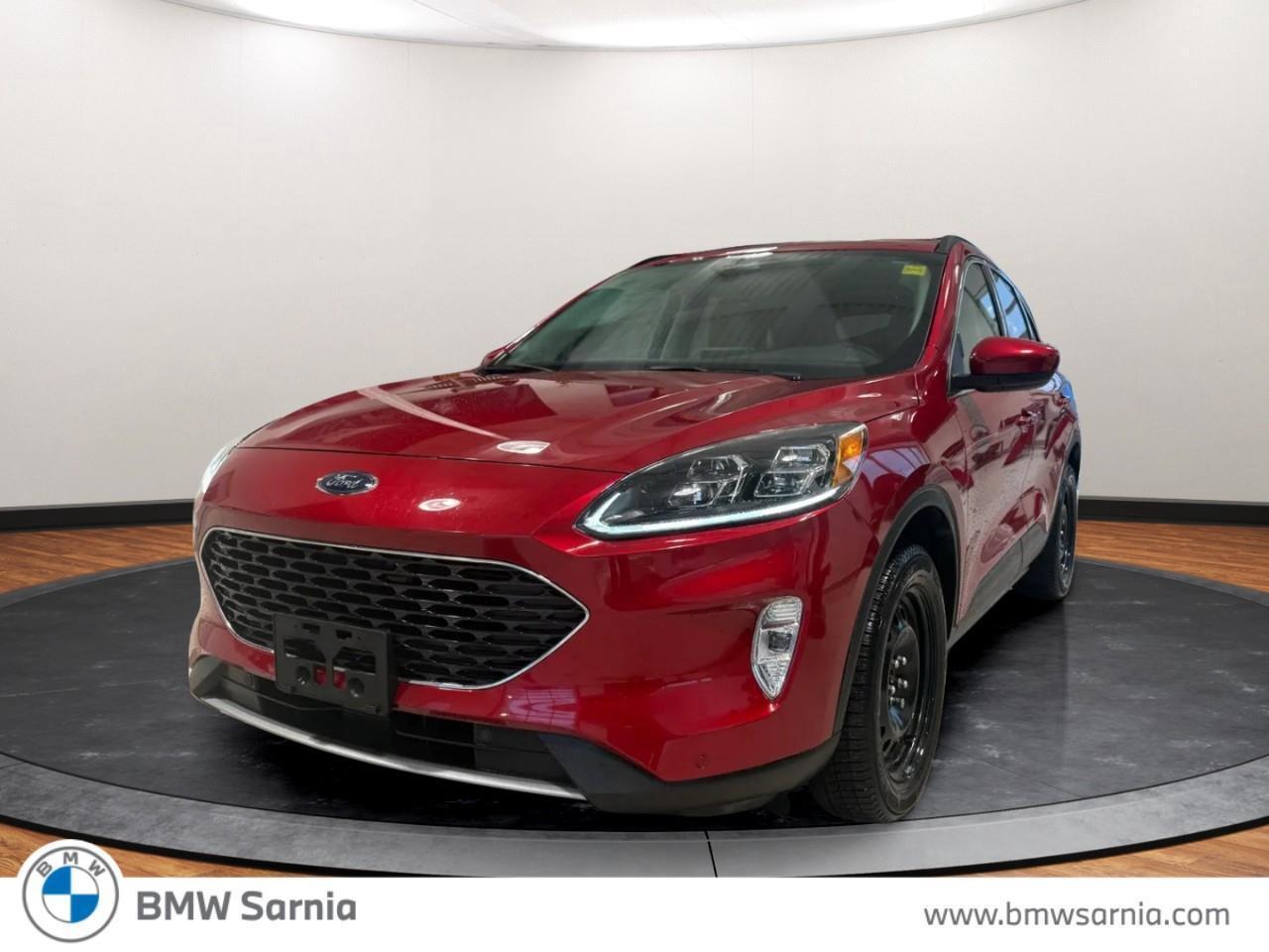 2022 Ford Escape Titanium Hybrid Photo