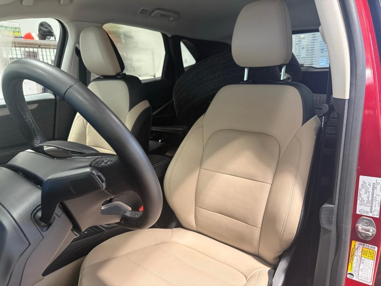 2022 Ford Escape Titanium Hybrid Photo