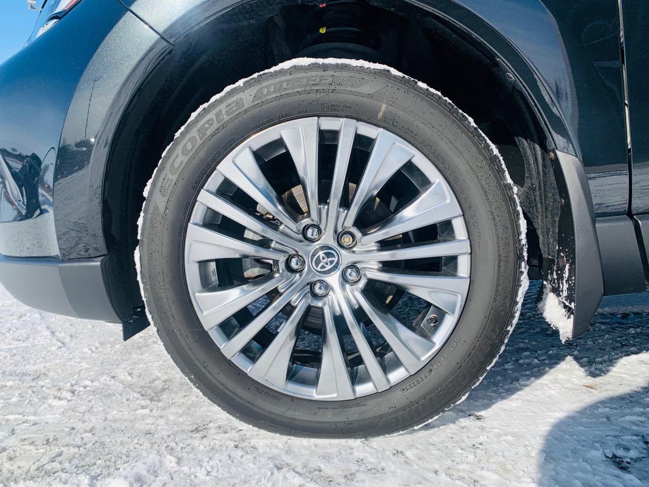 2021 Toyota Venza XLE 4dr All-Wheel Drive Photo