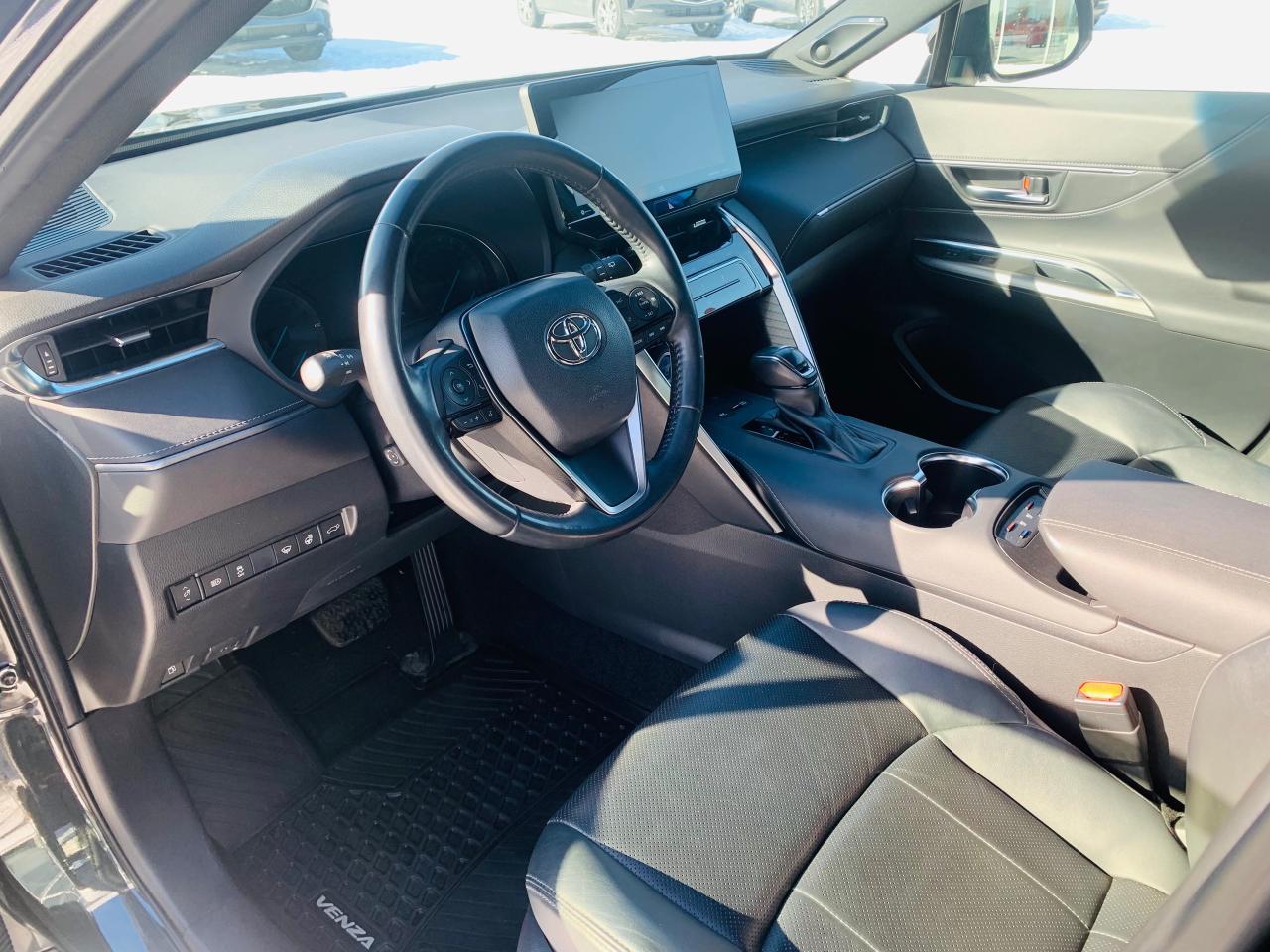 2021 Toyota Venza XLE 4dr All-Wheel Drive Photo